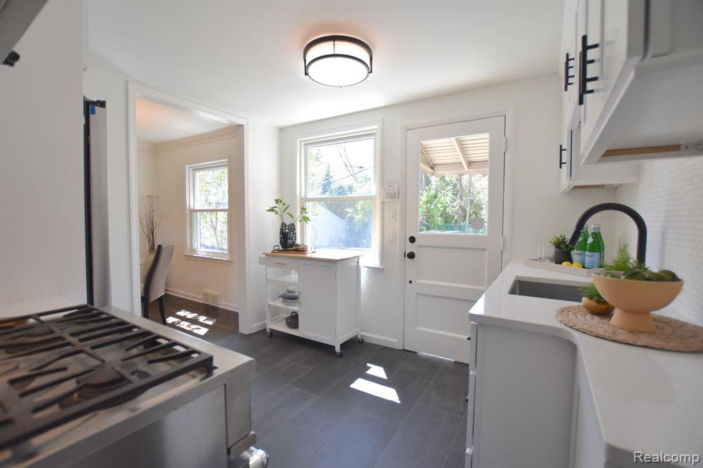 573 N OLD WOODWARD AVE, Birmingham, MI 48009 — Photo 11