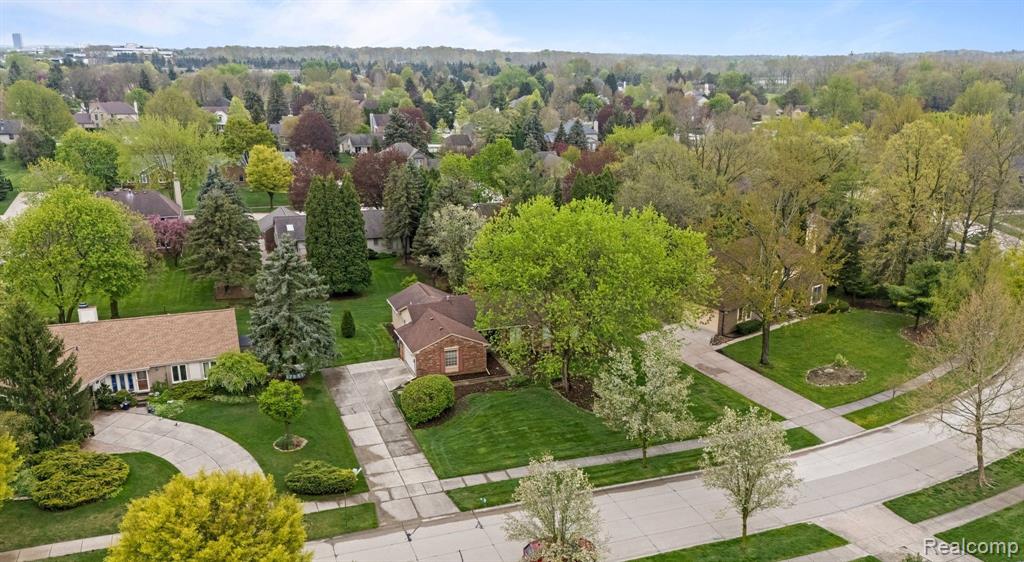 6435 DENTON Drive, Troy, MI 48098 — Photo 27