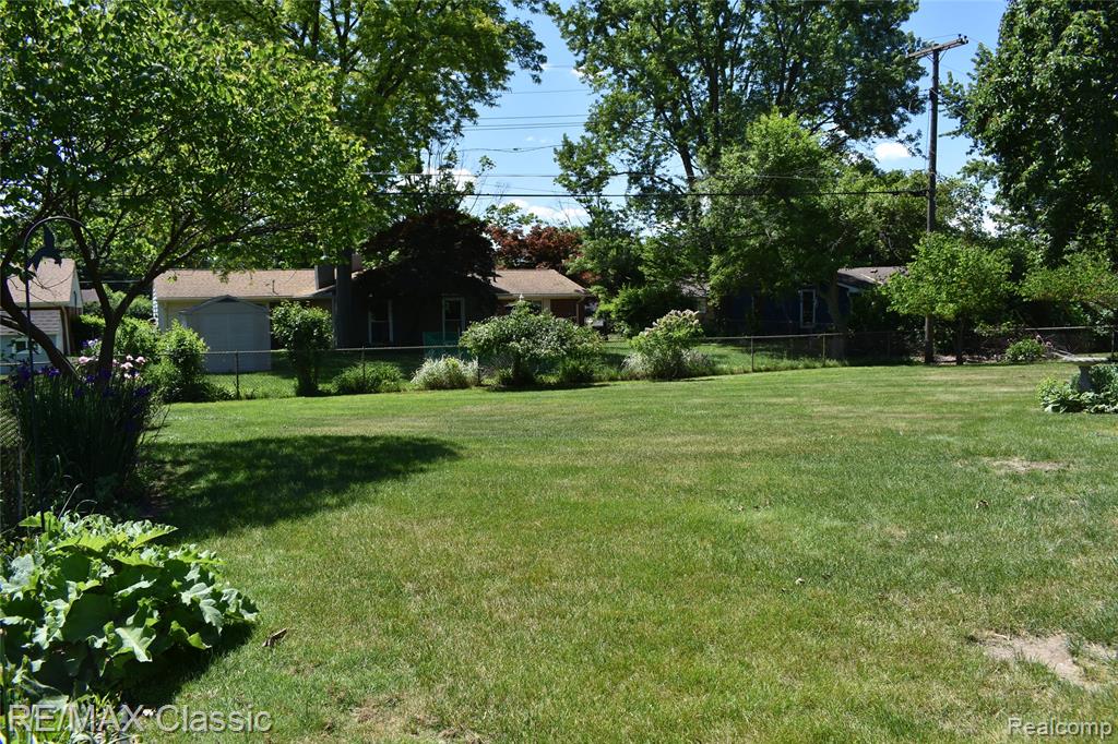 41147 S McMahon Circle, Novi, MI — Photo 3