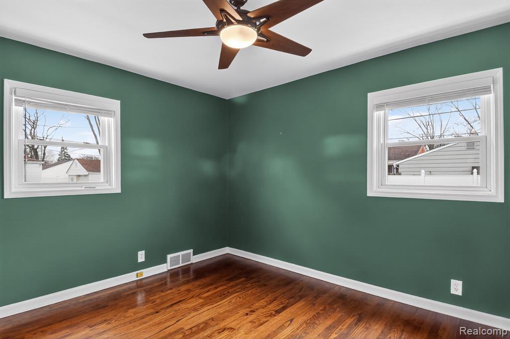 830 Mapleknoll Avenue, Madison Heights, MI 48071 — Photo 22