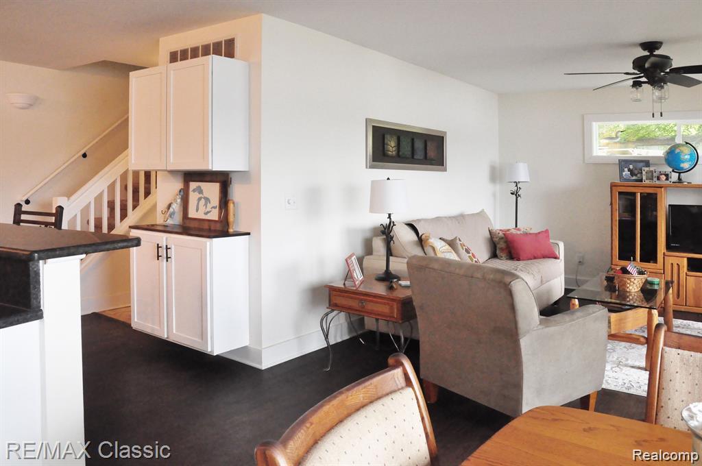 5050 Island Shore Drive, Pinckney, MI 48169 — Photo 24