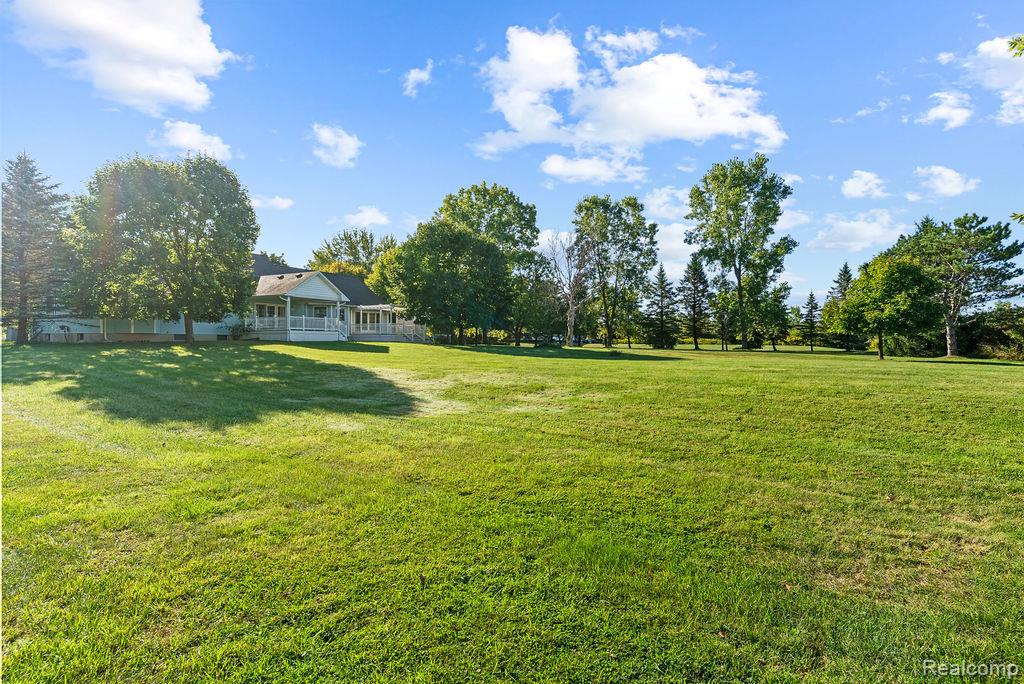 9482 Graytrax Road, Grand Blanc, MI 48439 — Photo 45
