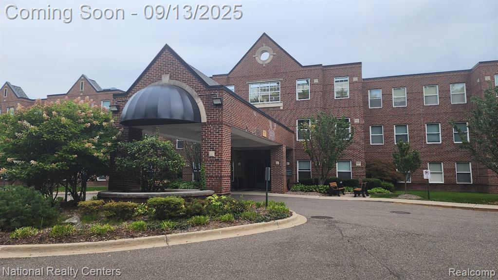 21295 Juniper Court, Farmington Hills, MI 48336 — Photo 3