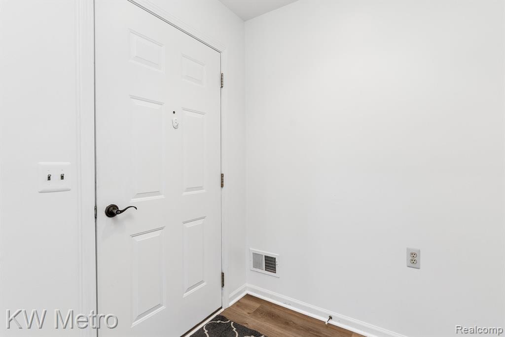 21305 Juniper Court, Farmington Hills, MI 48336 — Photo 5
