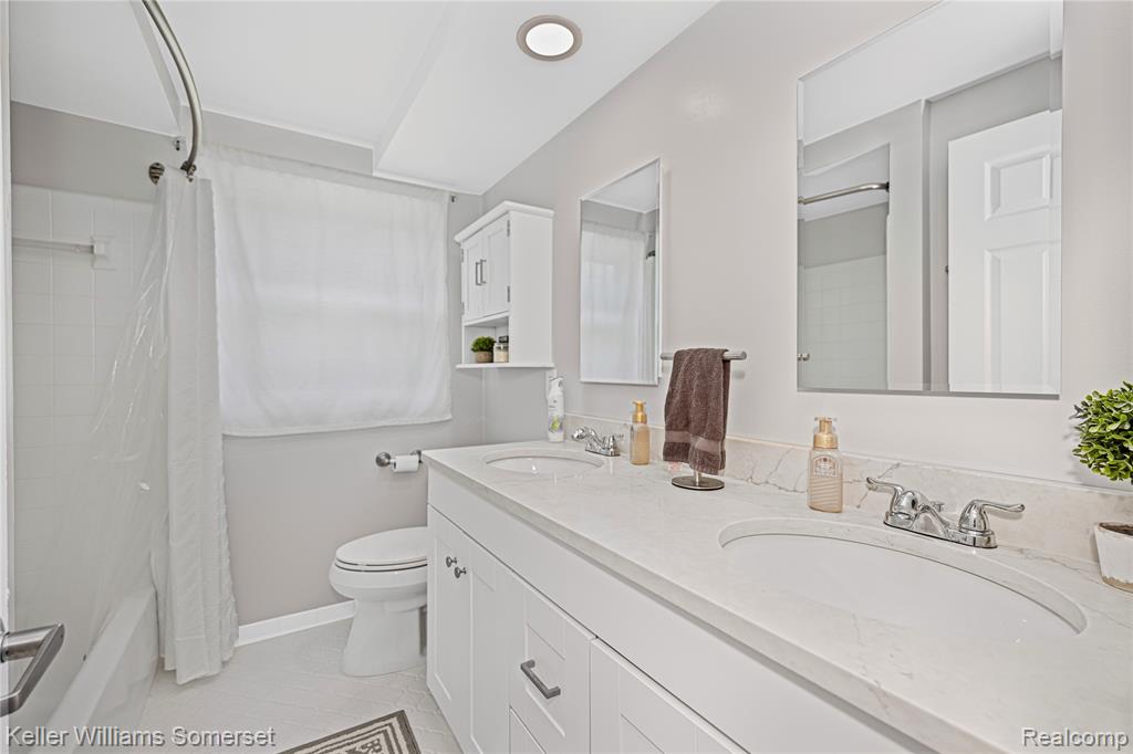 5795 LIMESTONE Drive, Troy, MI 48085 — Photo 36