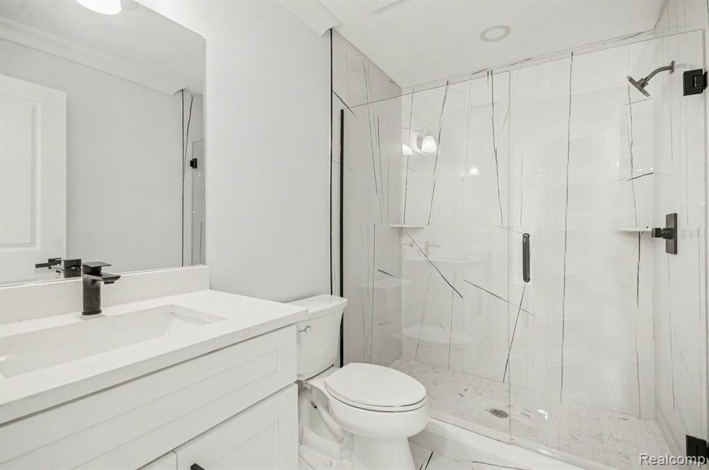56350 Willow Creek Boulevard, Utica, MI 48316 — Photo 25