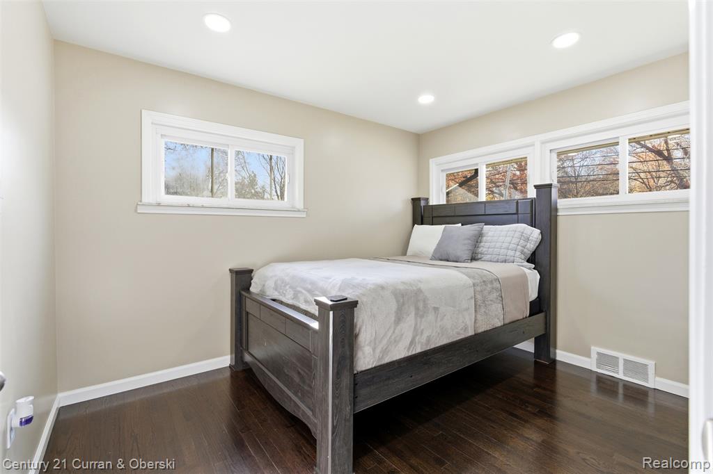 17901 Inkster Road, Brownstown, MI 48174 — Photo 22