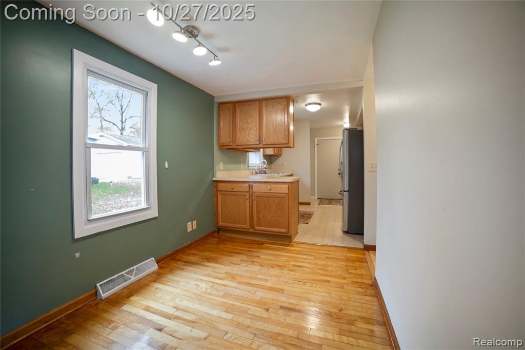 5987 Martinus Street, Haslett, MI 48840 — Photo 7
