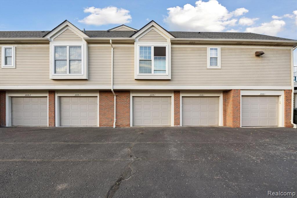 28256 Oakmonte Circle E, New Hudson, MI 48165 — Photo 31