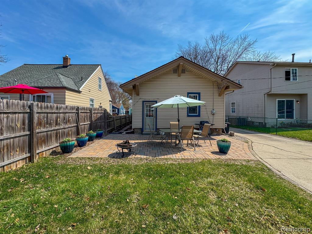 720 S DORCHESTER Avenue, Royal Oak, MI 48067 — Photo 4