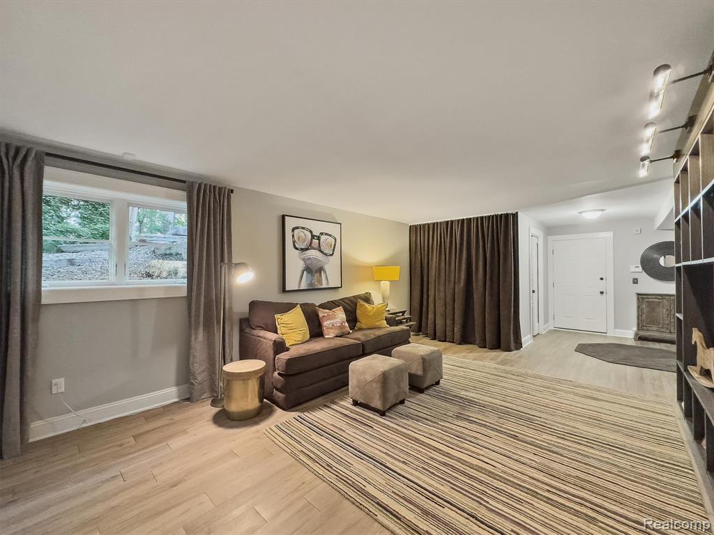 5484 Waldon Road, Clarkston, MI 48348 — Photo 49