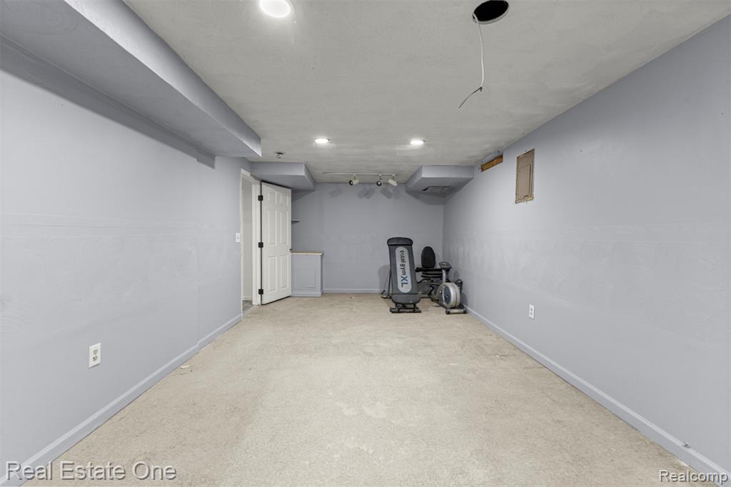 7985 Faircrest Drive, Ypsilanti, MI 48197 — Photo 14