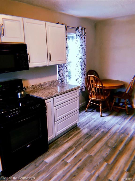 8310 BADGER Street, Detroit, MI 48213 — Photo 10