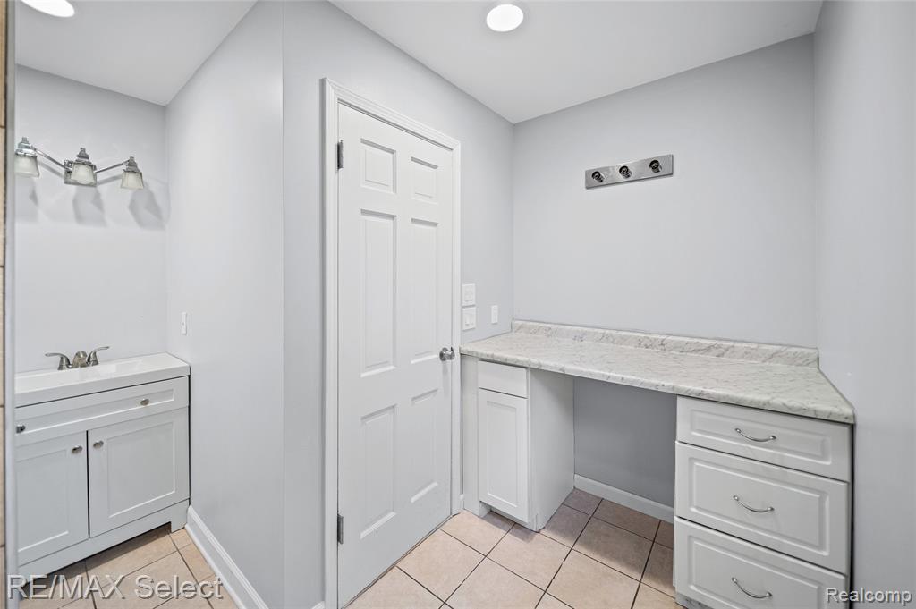 4020 Park Forest Drive Drive, Flint, MI 48507 — Photo 16