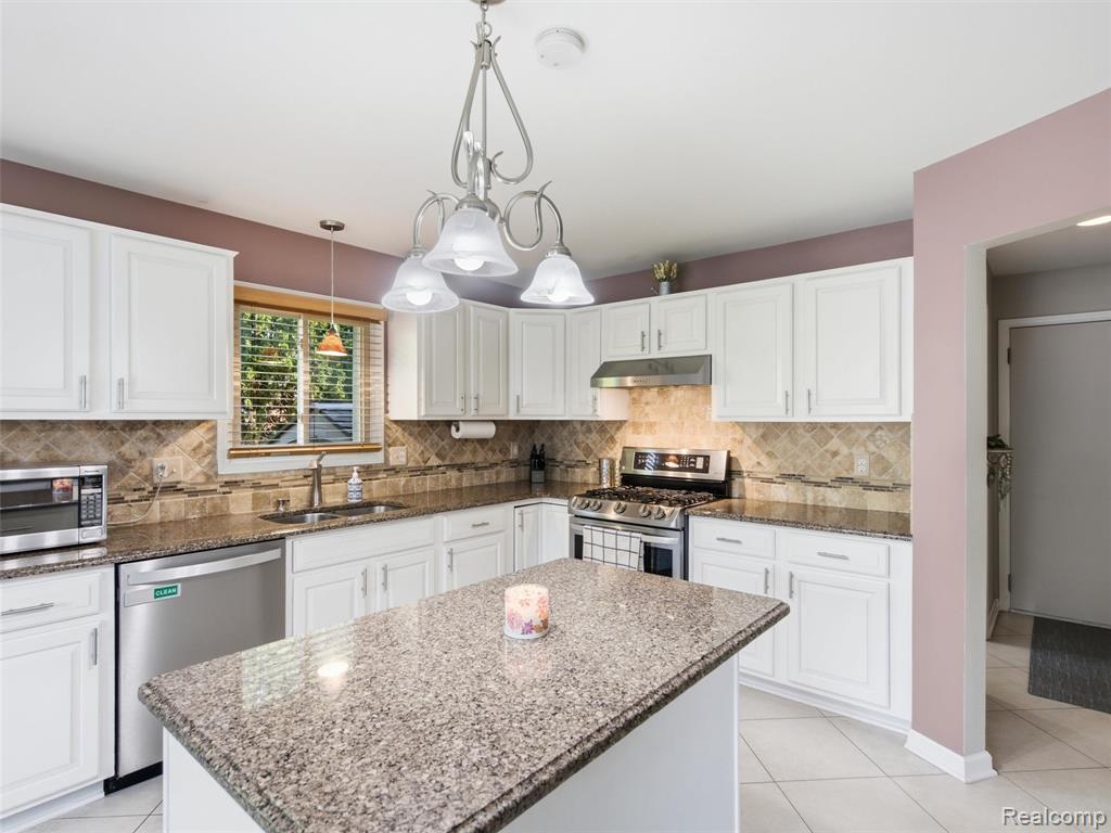48507 Montelepre Drive, Utica, MI 48315 — Photo 19