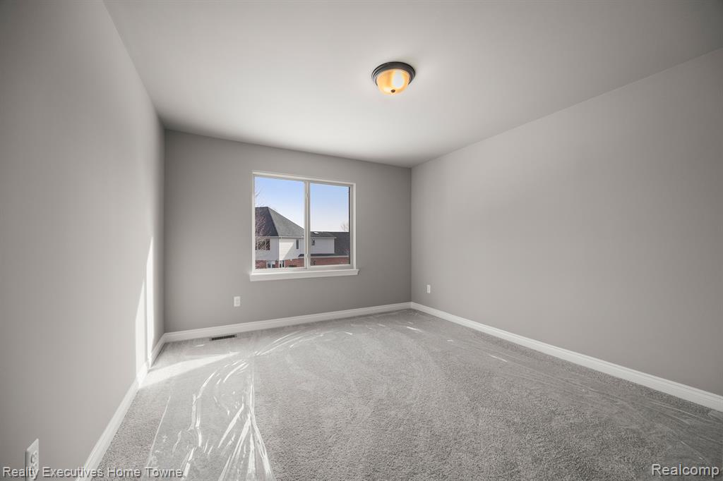 53972 CARRIGAN Drive, New Baltimore, MI 48047 — Photo 23