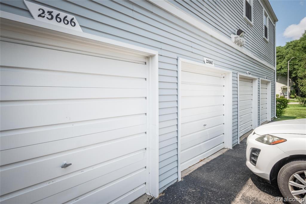 23668 N Rockledge, Novi, MI — Photo 27