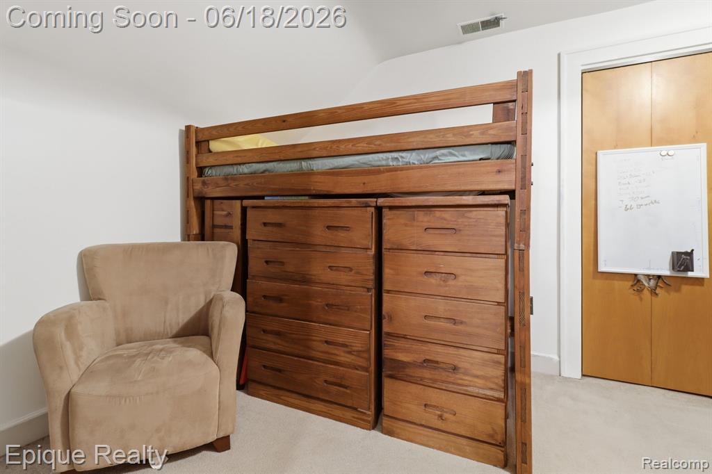 21085 Metroview Road, Farmington, MI 48335 — Photo 36