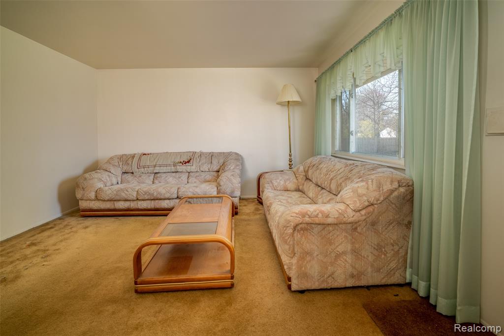29889 Brown Court, Garden City, MI — Photo 3