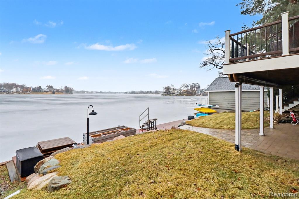 4372 Lamson Drive, Waterford, MI 48329 — Photo 32