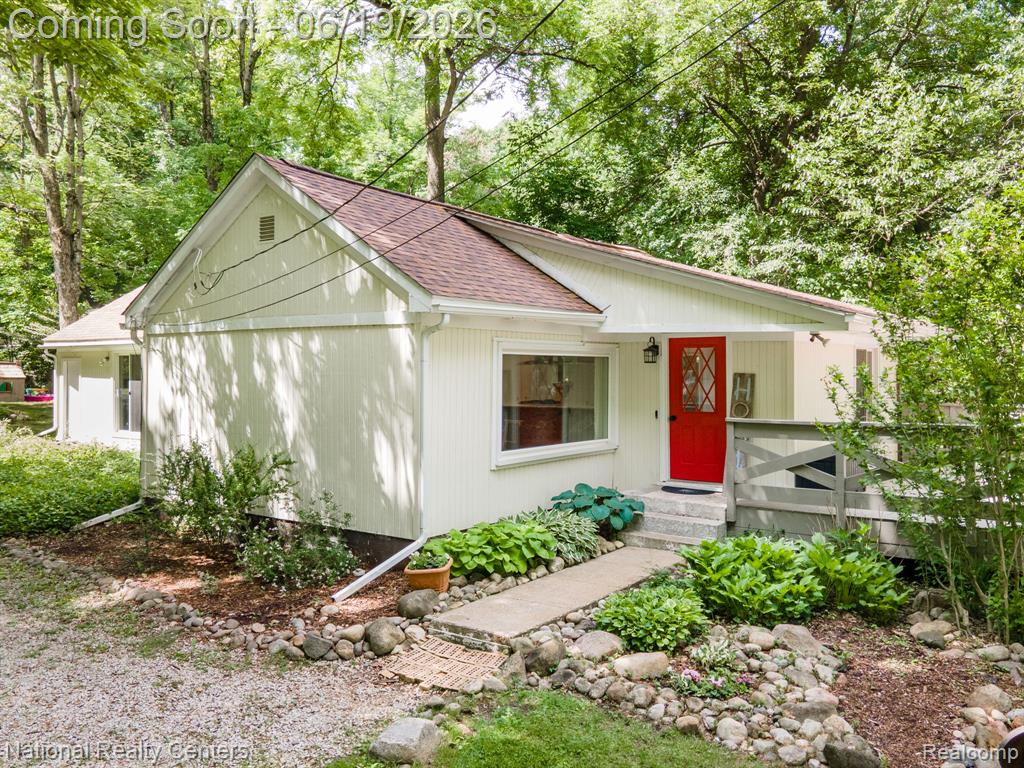 5223 Woodlane Road, Clarkston, MI 48348 — Photo 4