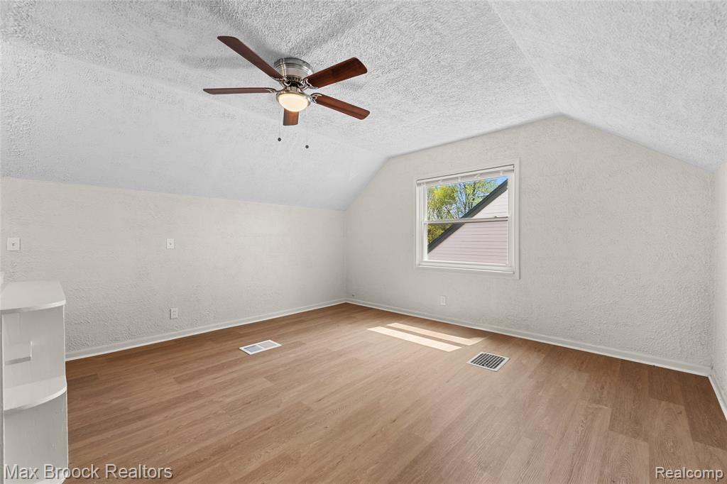 3012 GREENFIELD Road, Berkley, MI 48072 — Photo 8