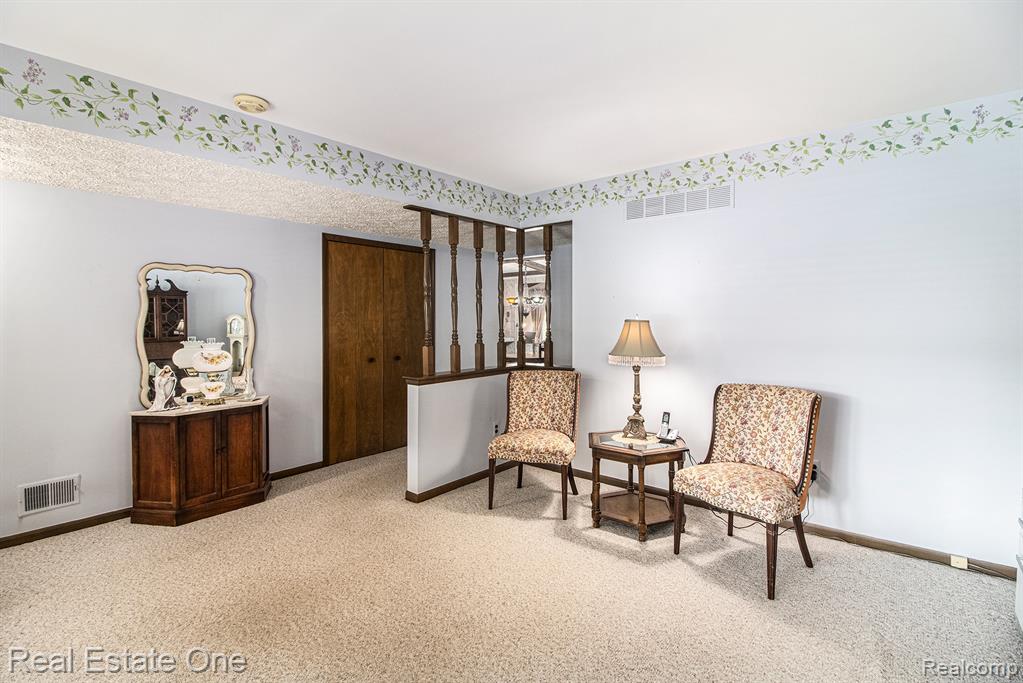5587 Aster Drive, Troy, MI 48085 — Photo 4