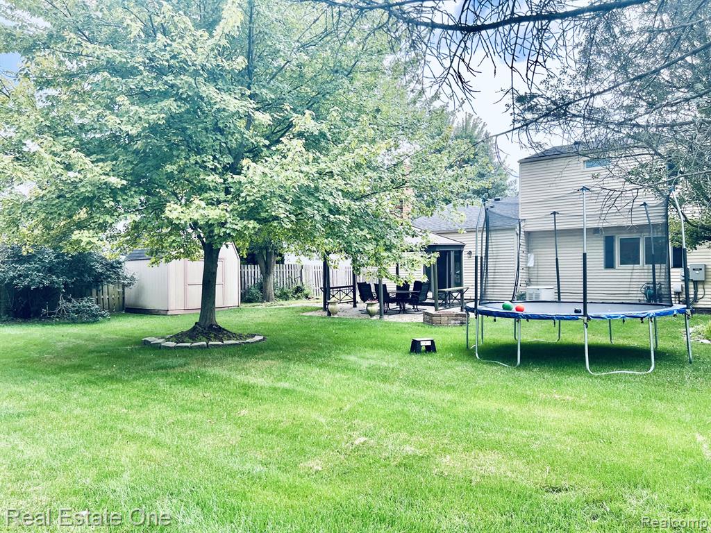 24236 SIMMONS Drive, Novi, MI — Photo 26