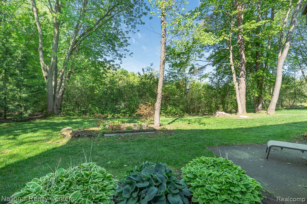 7914 BROOKWOOD Drive, Clarkston, MI 48348 — Photo 39