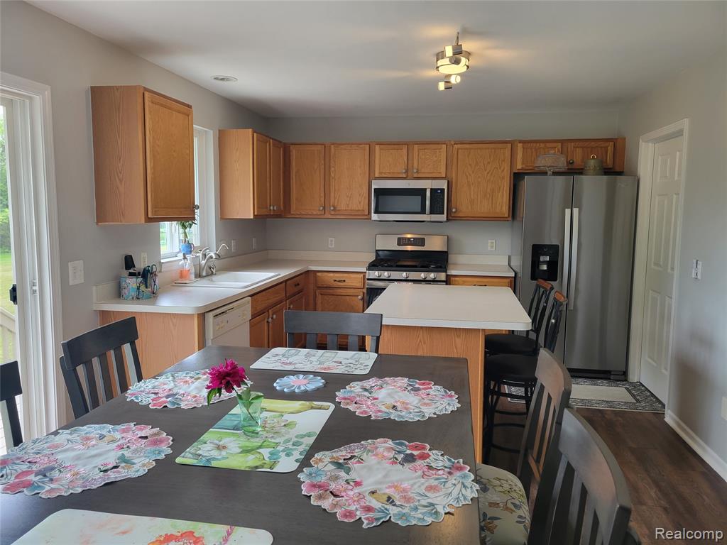 5100 Meadow Crest Circle, Holly, MI 48442 — Photo 10