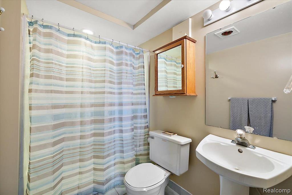 7322 MACEDAY LAKE Road, Waterford, MI 48329 — Photo 40