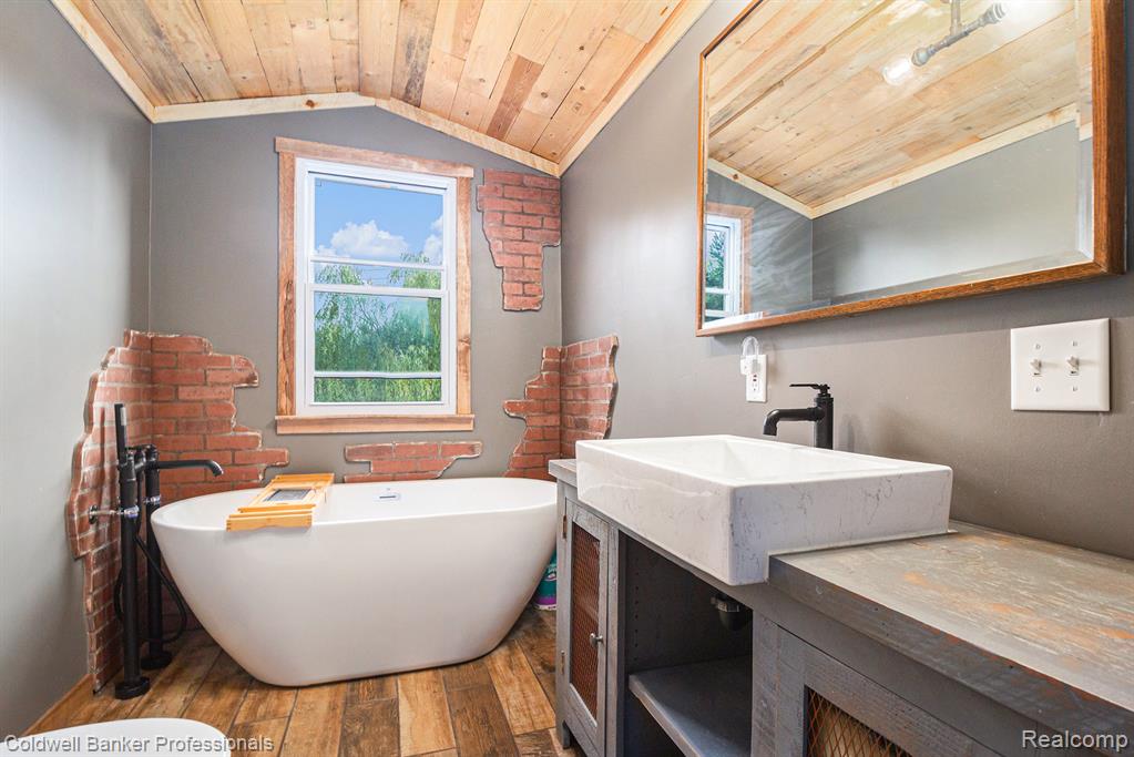 420 W Oakwood Road, Oxford, MI 48371 — Photo 14