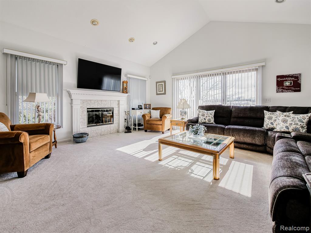 8011 WOODSTONE Drive, Grand Blanc, MI 48439 — Photo 8