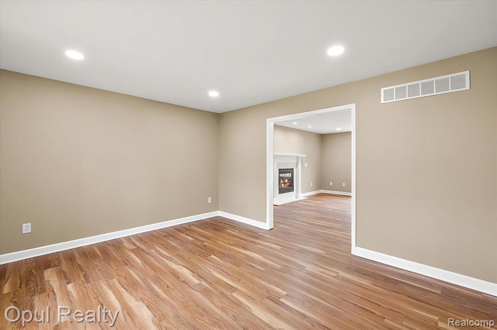 6728 Eckerman Drive, Troy, MI 48085 — Photo 20