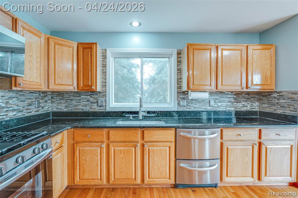 43470 Algonquin Drive, Novi, MI — Photo 11