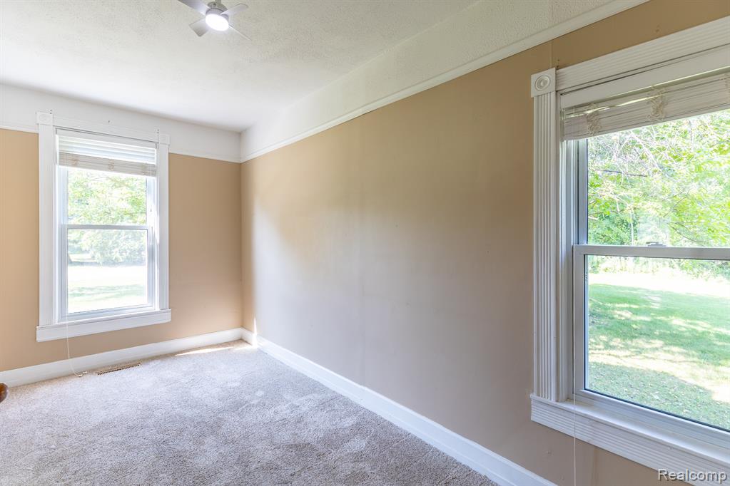 7950 ISLAND Boulevard, Grosse Ile, MI 48138 — Photo 33