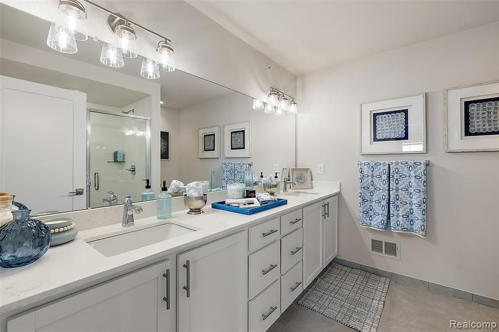 460 Mystic Cove Lane, Lake Orion, MI 48362 — Photo 14