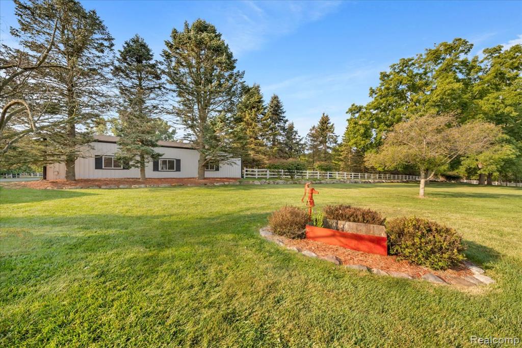 3305 Lakeville Road, Oxford, MI 48370 — Photo 6