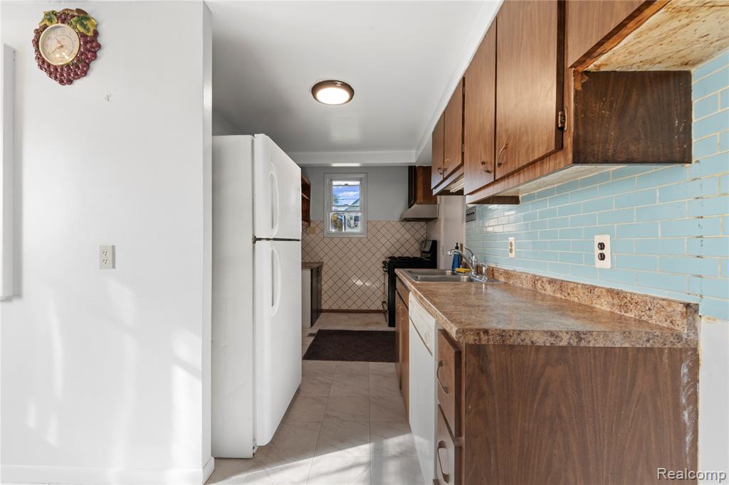 11399 Lumpkin Street, Hamtramck, MI 48212 — Photo 19