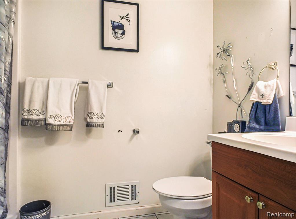 4086 Squire Hill Drive, Flushing, MI 48433 — Photo 17
