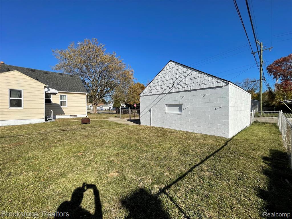8144 Jewett Avenue, Warren, MI 48089 — Photo 10