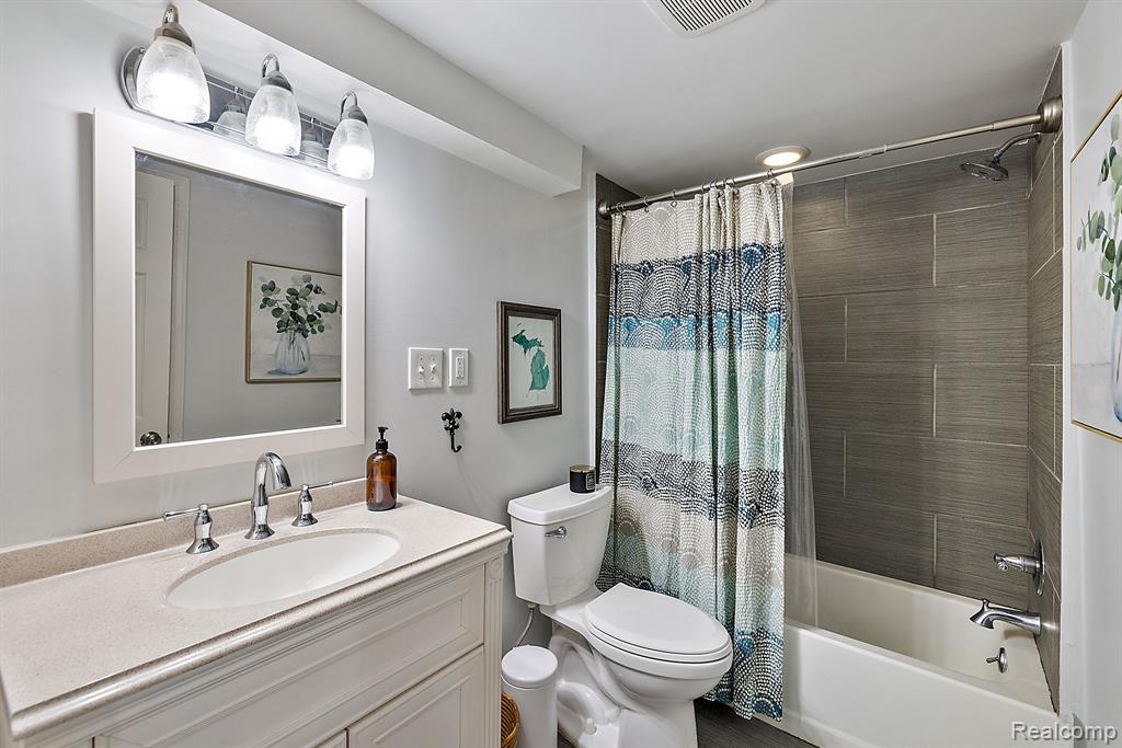 555 Kendry, Bloomfield Hills, MI 48302 — Photo 38