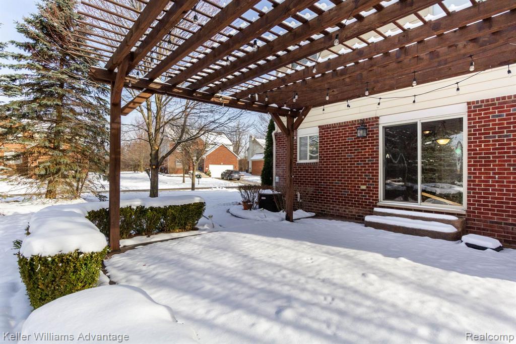 24975 Bloomfield Court, Novi, MI — Photo 52