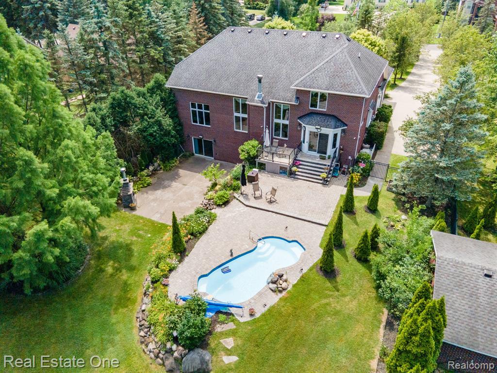 6120 EVANSWOOD Road, Troy, MI, 48085