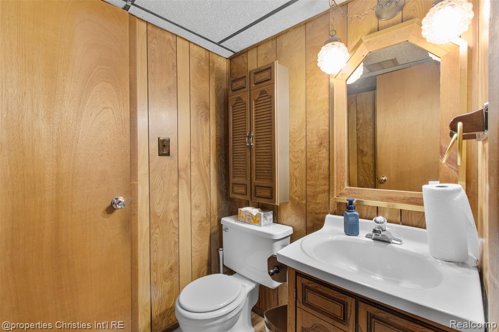 8439 Doncaster Drive, Sterling Heights, MI 48312 — Photo 21