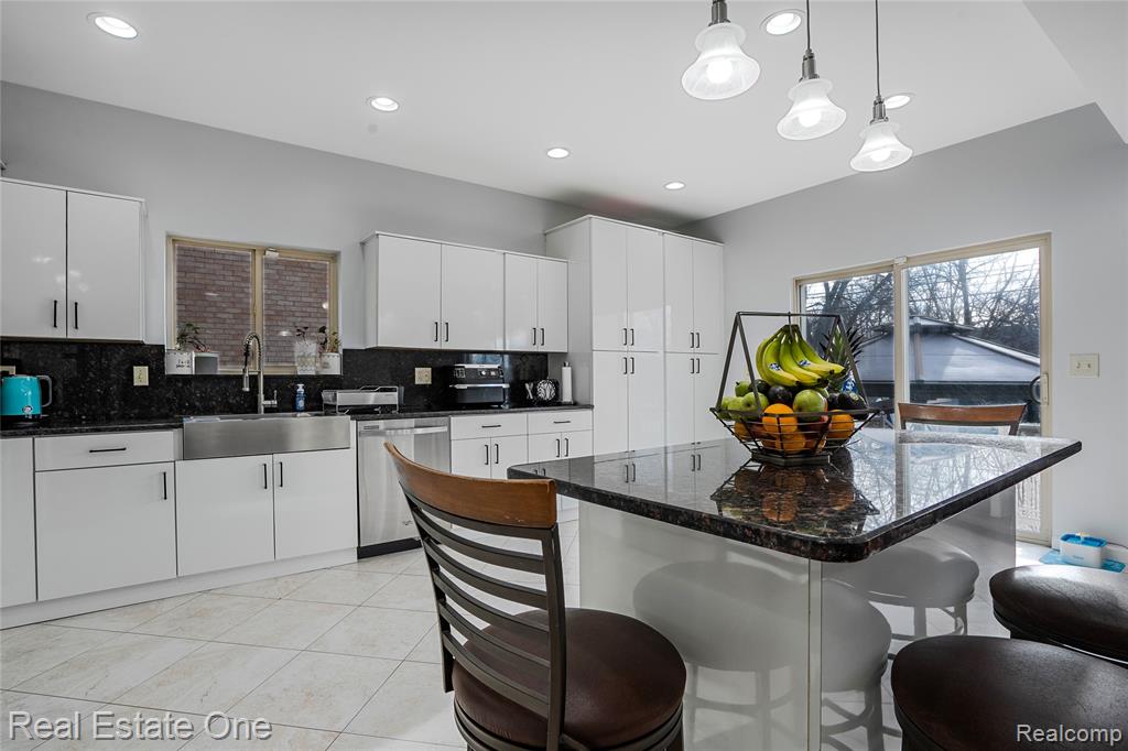 6067 N Vernon Street, Dearborn Heights, MI 48127 — Photo 12