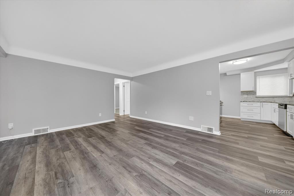 31244 Rosslyn Avenue, Garden City, MI — Photo 6