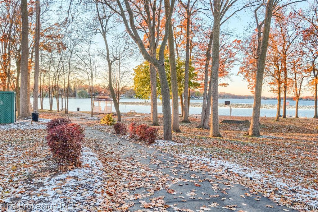 2653 Ravine Side Lane N, Howell, MI 48843 — Photo 55