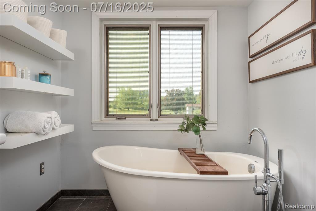 7366 E Maple Avenue, Grand Blanc, MI 48439 — Photo 29