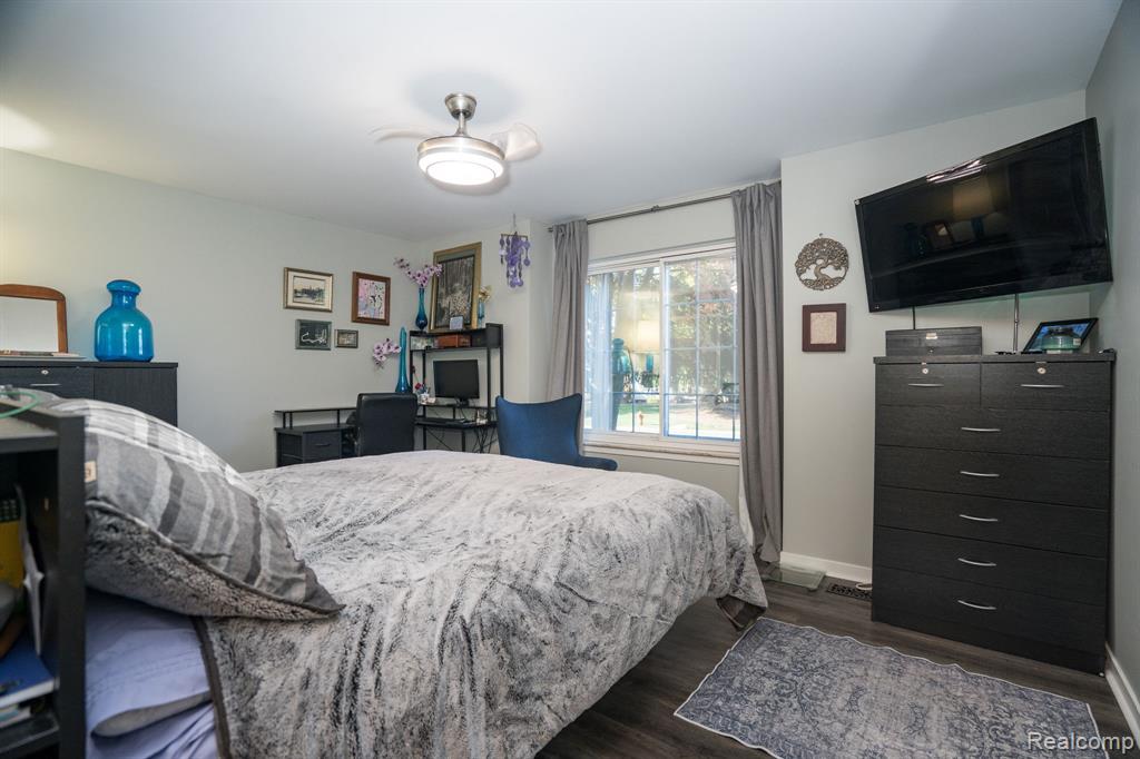 585 Winwood Circle, Walled Lake, MI 48390 — Photo 21